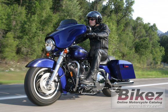 2006 Harley-Davidson FLHXI Street Glide photo